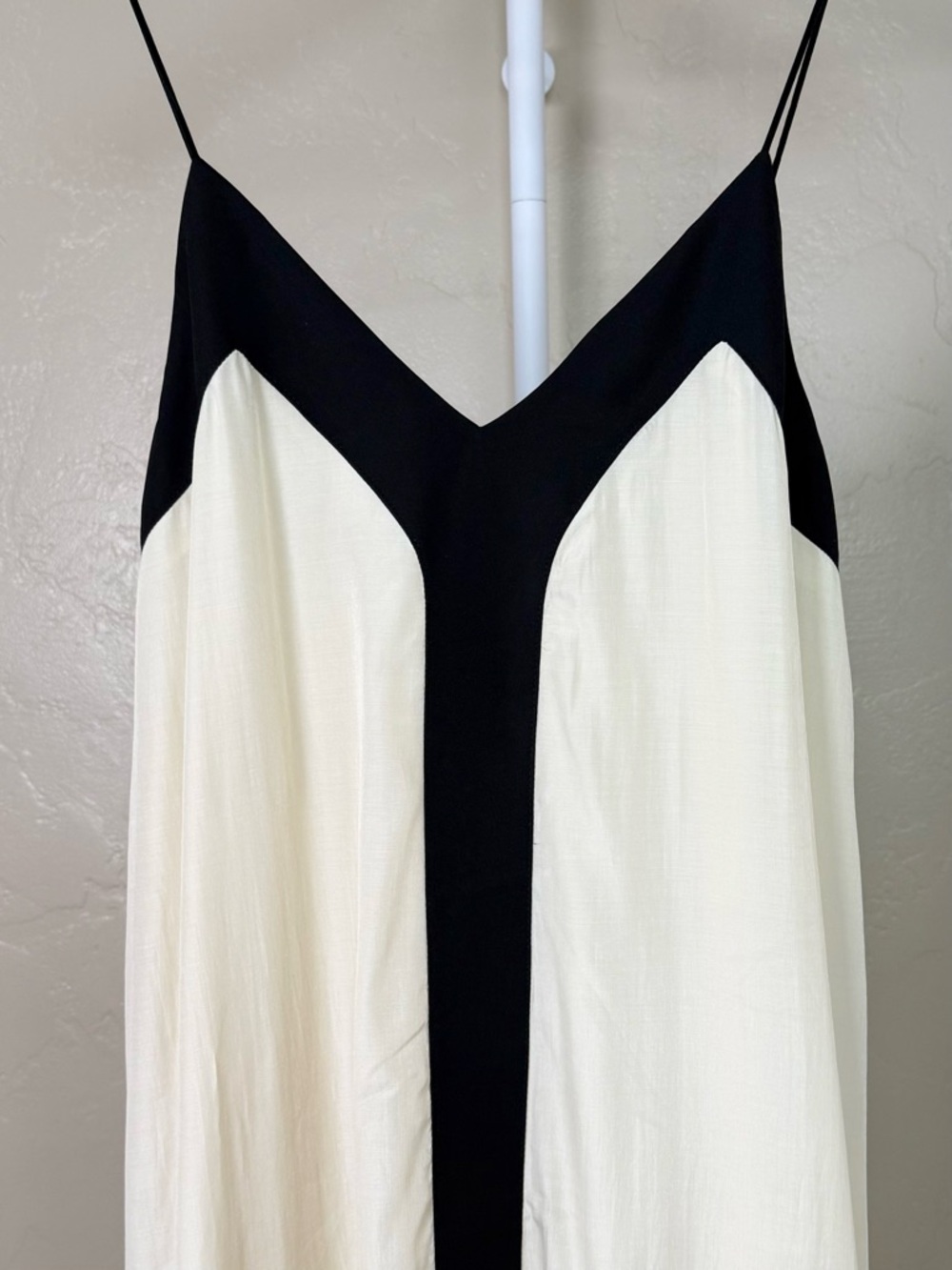 Commense Cream Black Slip Maxi Dress Open Back Medium NWT Flowy Rayon Blend - Picture 5 of 10